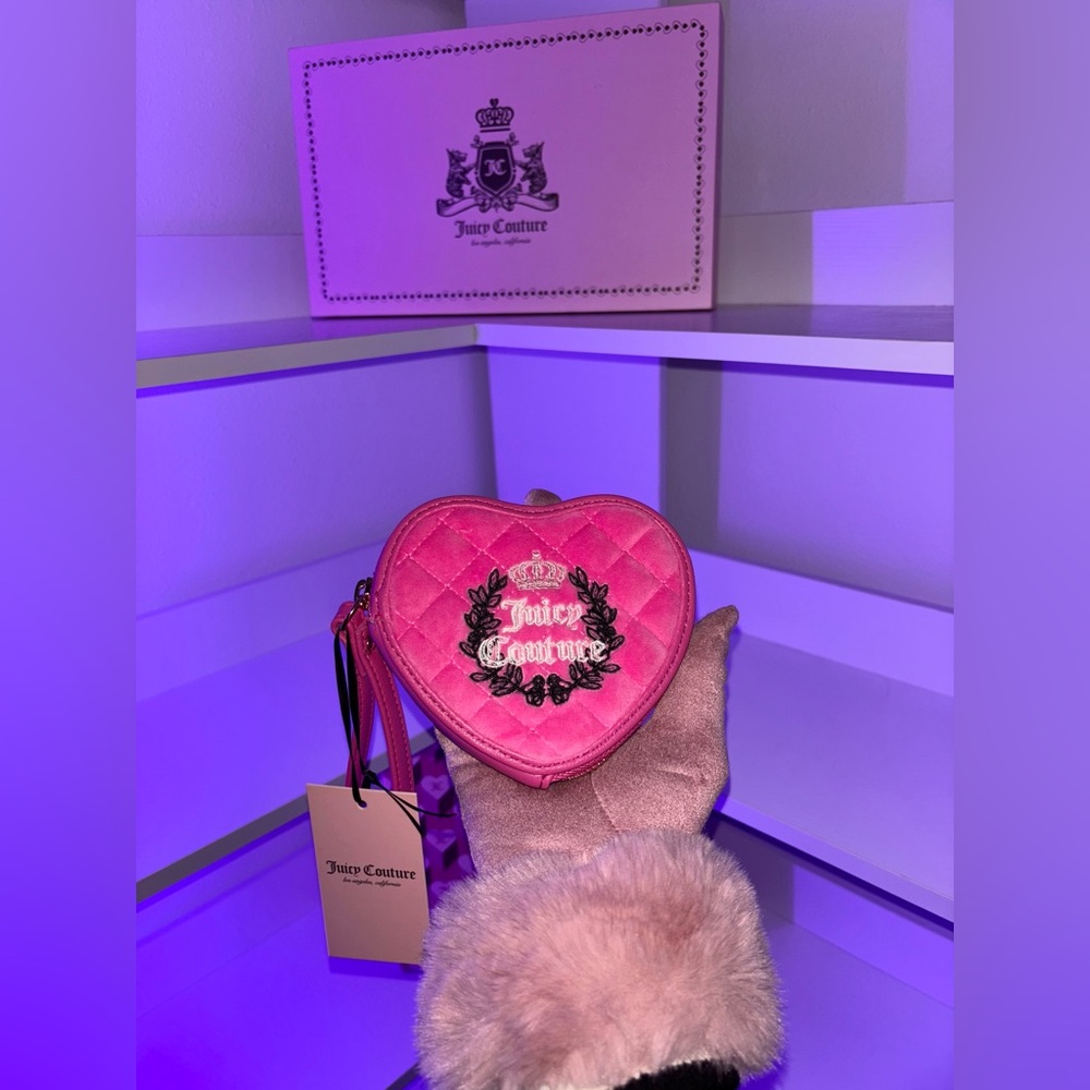 NEW!! 💖Juicy Couture Quilted Pink Heart Wristlet⭐️✨